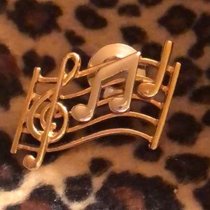 Avon Treble GCleft Tie-Tac